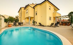 Villa Cera